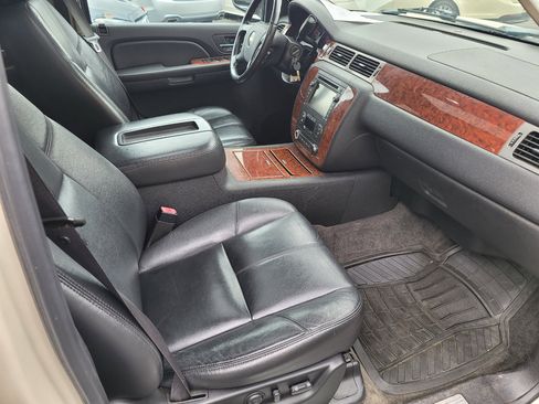 Used 2008 Chevrolet Suburban LTZ w/ LTZ Preferred Equipment Group image 11