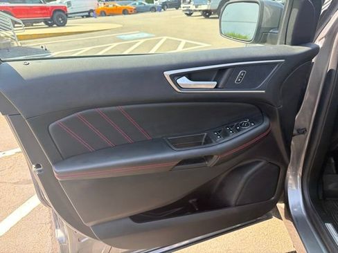 Used 2024 Ford Edge ST-Line w/ Class II Trailer Tow Package AWD/4WD image 17