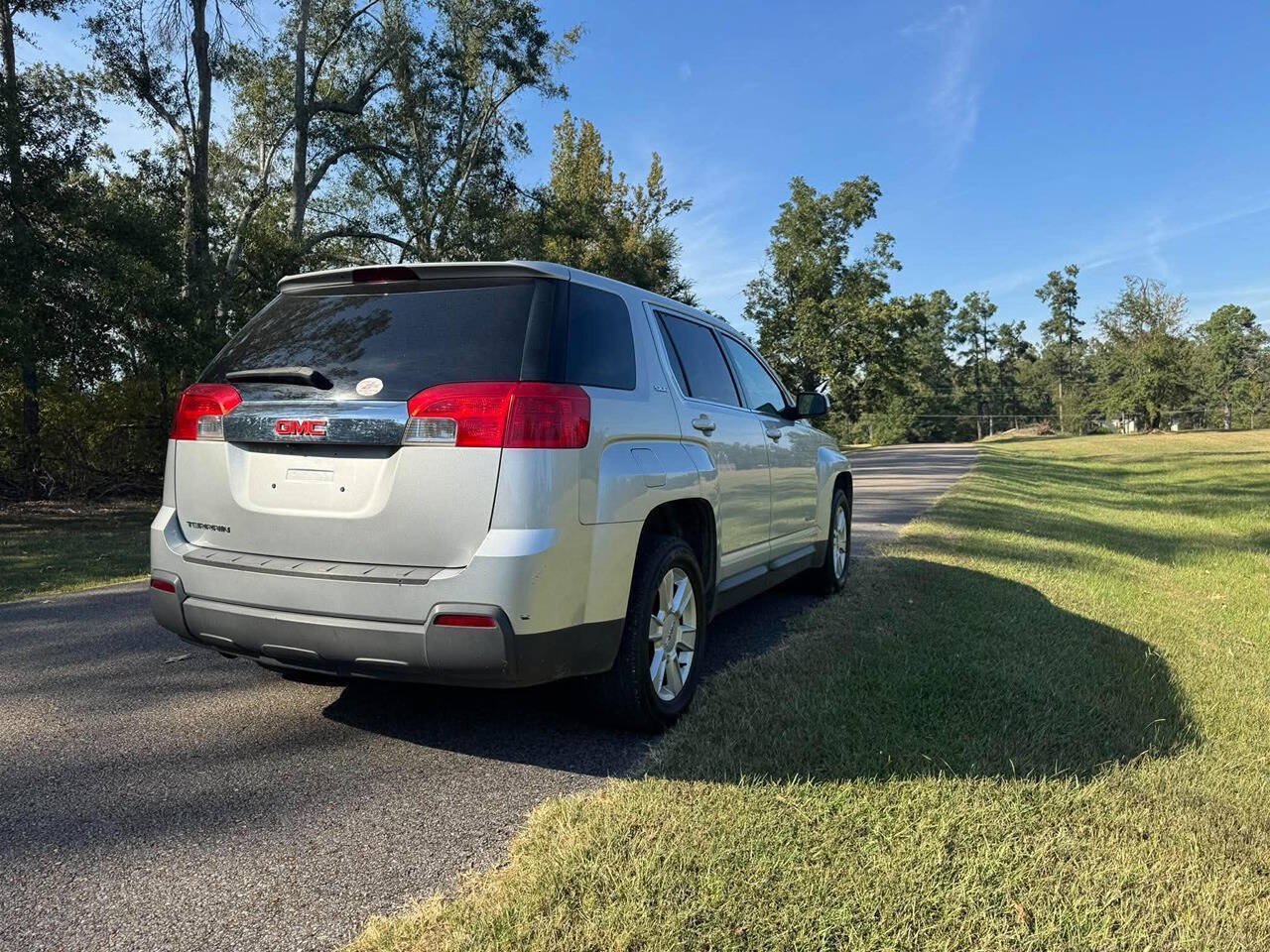 Used 2011 GMC Terrain SLE FWD image 8