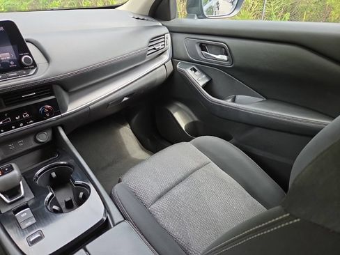 Certified 2024 Nissan Rogue SV FWD image 31