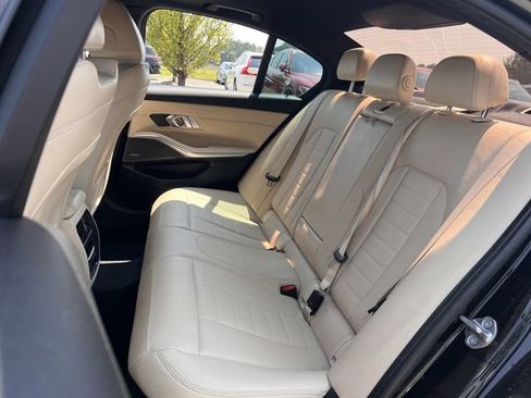 Used 2020 BMW 330i Sedan w/ M Sport Package RWD image 17