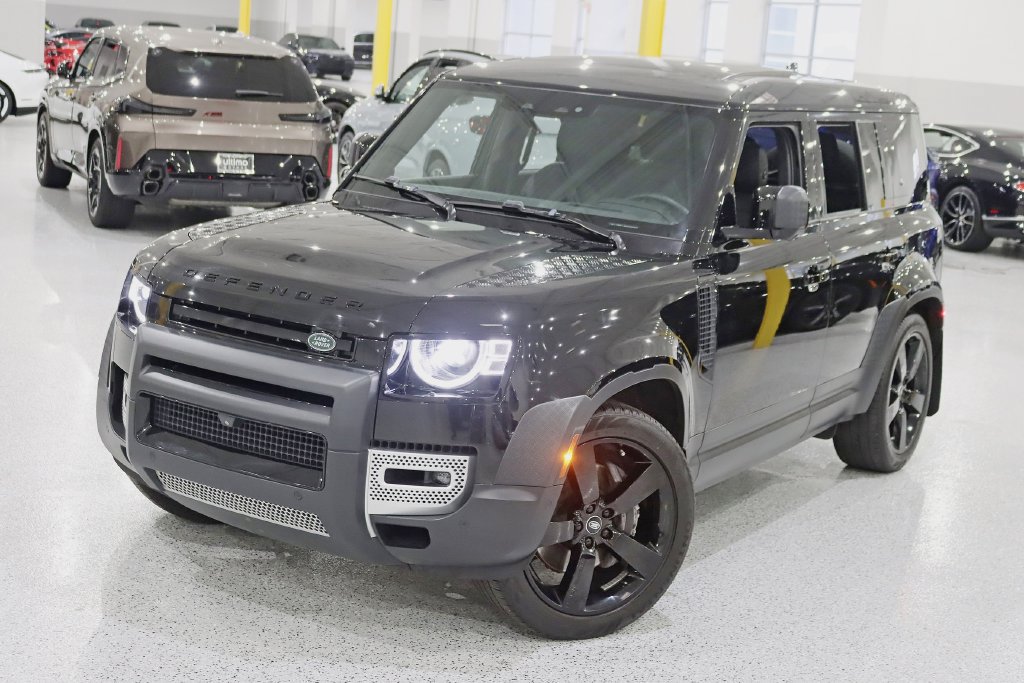 Used 2024 Land Rover Defender 110 SE AWD/4WD image 5