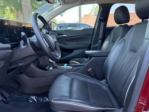 Used 2024 Buick Encore GX Avenir w/ Avenir Technology Package FWD image 1