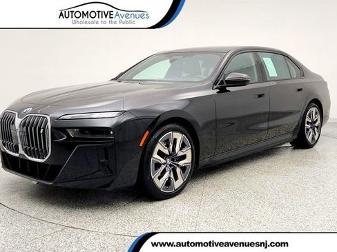 Used 2024 BMW i7 xDrive60 w/ Executive Package image 1