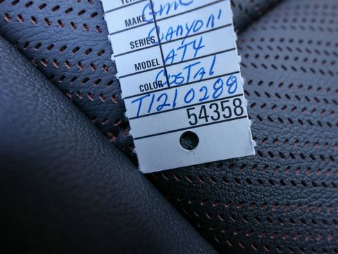 New 2026 GMC Canyon AT4 image 37