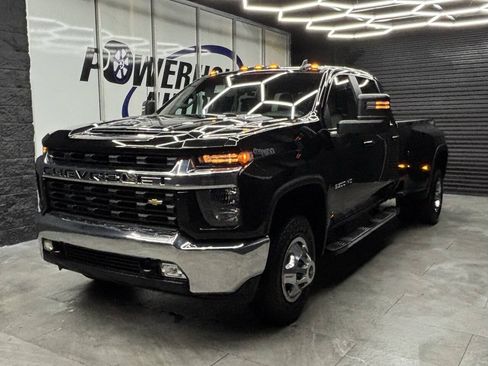 Used 2022 Chevrolet Silverado 3500 LT w/ Convenience Package AWD/4WD image 3