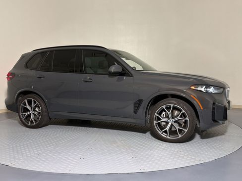Used 2024 BMW X5 sDrive40i w/ M Sport Package RWD image 6