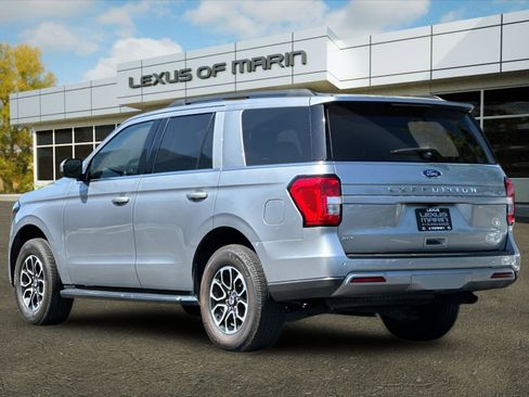 Used 2022 Ford Expedition XLT RWD image 3
