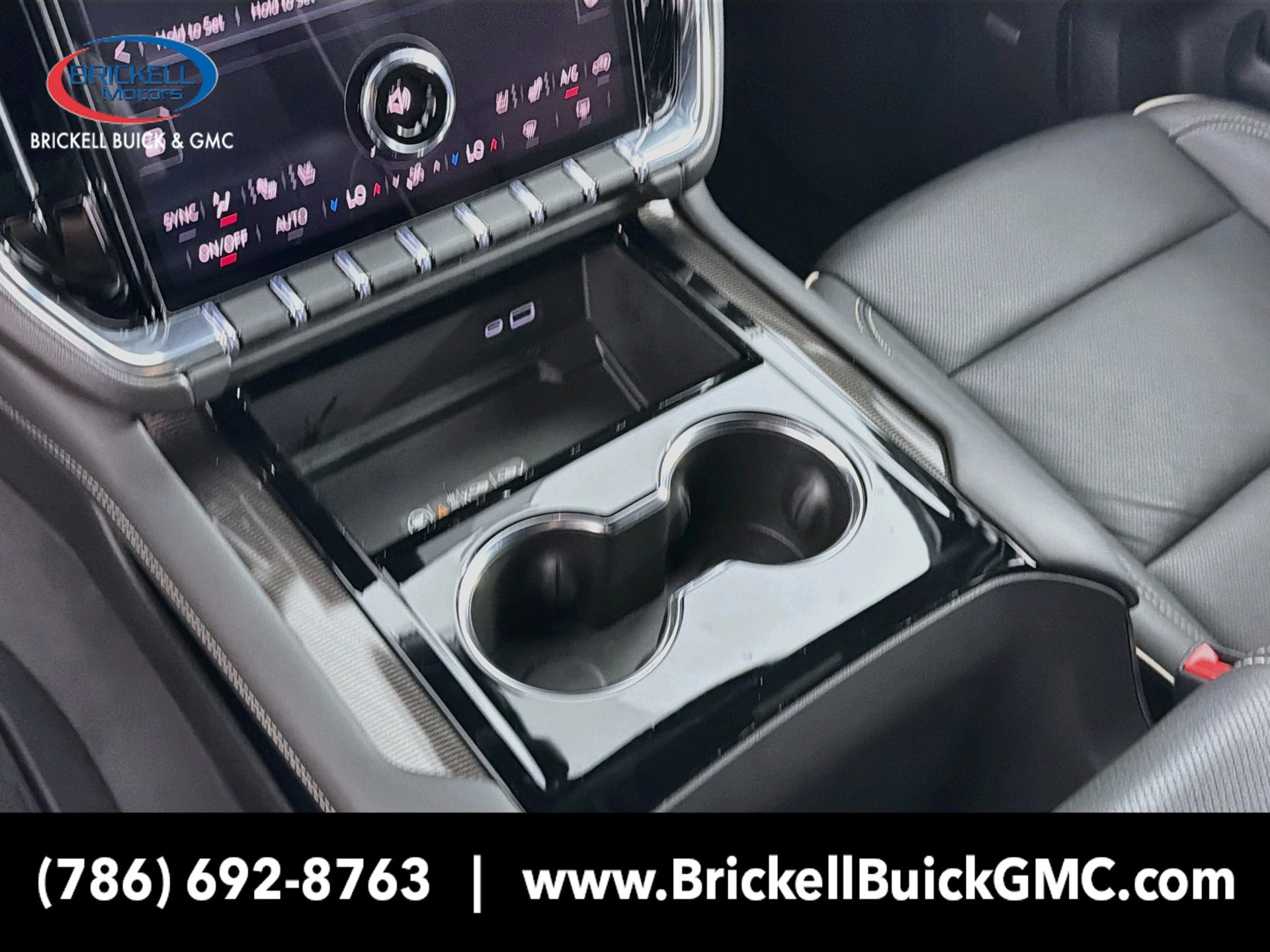 Used 2026 GMC Yukon Elevation w/ Elevation Premium Package RWD image 32