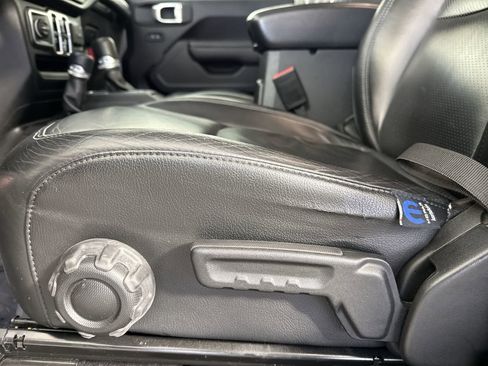 Used 2022 Jeep Wrangler Unlimited Sport S image 21