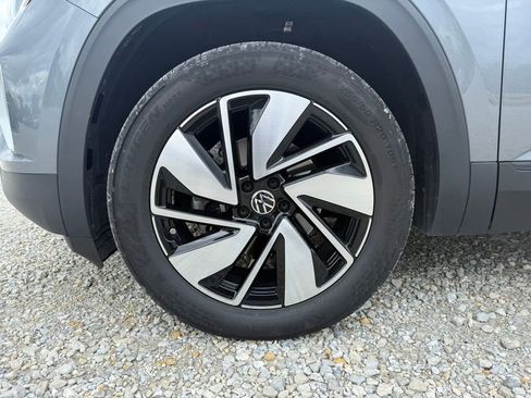 Used 2024 Volkswagen Atlas SE w/ Panoramic Sunroof Package AWD/4WD image 14