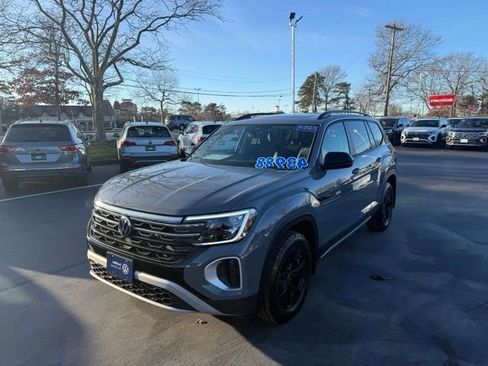 Certified 2025 Volkswagen Atlas Peak Edition SE image 2