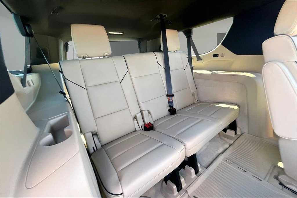 Used 2023 Cadillac Escalade ESV Premium Luxury w/ LPO, Floor Liner Package AWD/4WD image 30