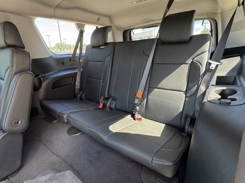 Used 2019 Chevrolet Suburban Premier AWD/4WD image 36