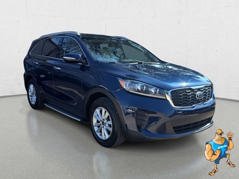 Used 2019 Kia Sorento LX w/ LX Convenience Package image 3