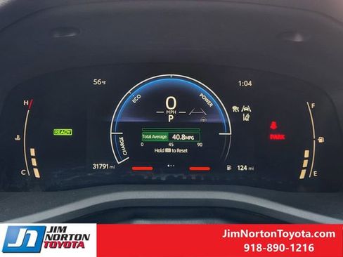 Used 2025 Toyota Camry SE image 17