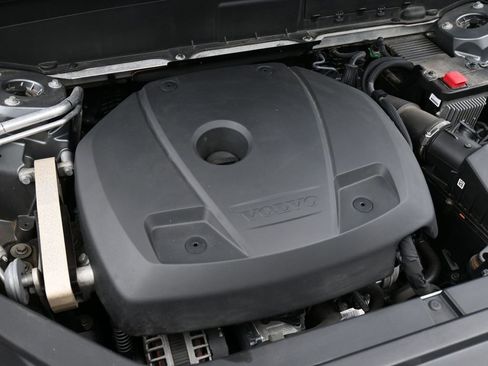 Used 2020 Volvo XC90 T5 Momentum image 37