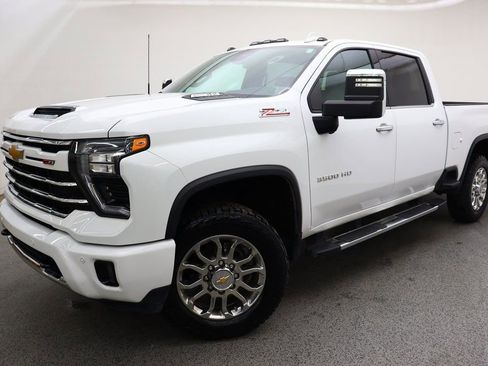 Used 2024 Chevrolet Silverado 3500 LTZ w/ LTZ Plus Package image 3