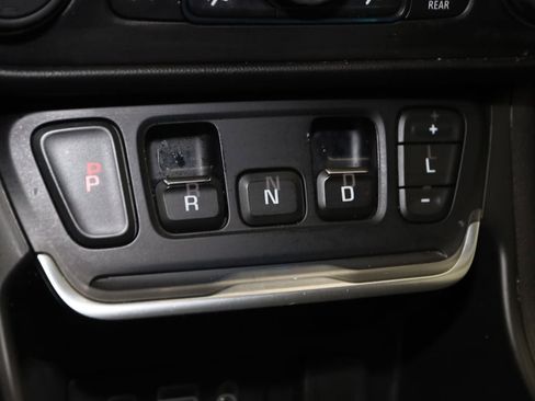 Used 2018 GMC Terrain SLE w/ Driver Convenience Package FWD image 7