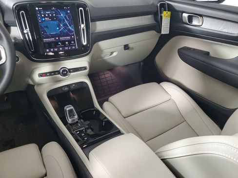 Certified 2026 Volvo XC40 B5 Plus w/ Protection Package Premier AWD/4WD image 19