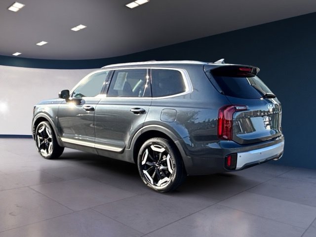 Certified 2024 Kia Telluride S w/ S Sunroof Package AWD/4WD image 3
