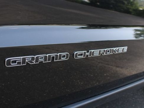Used 2020 Jeep Grand Cherokee Limited AWD/4WD image 11