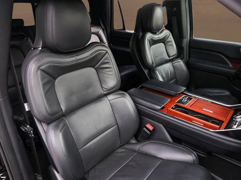 Used 2024 Lincoln Navigator Reserve AWD/4WD image 31