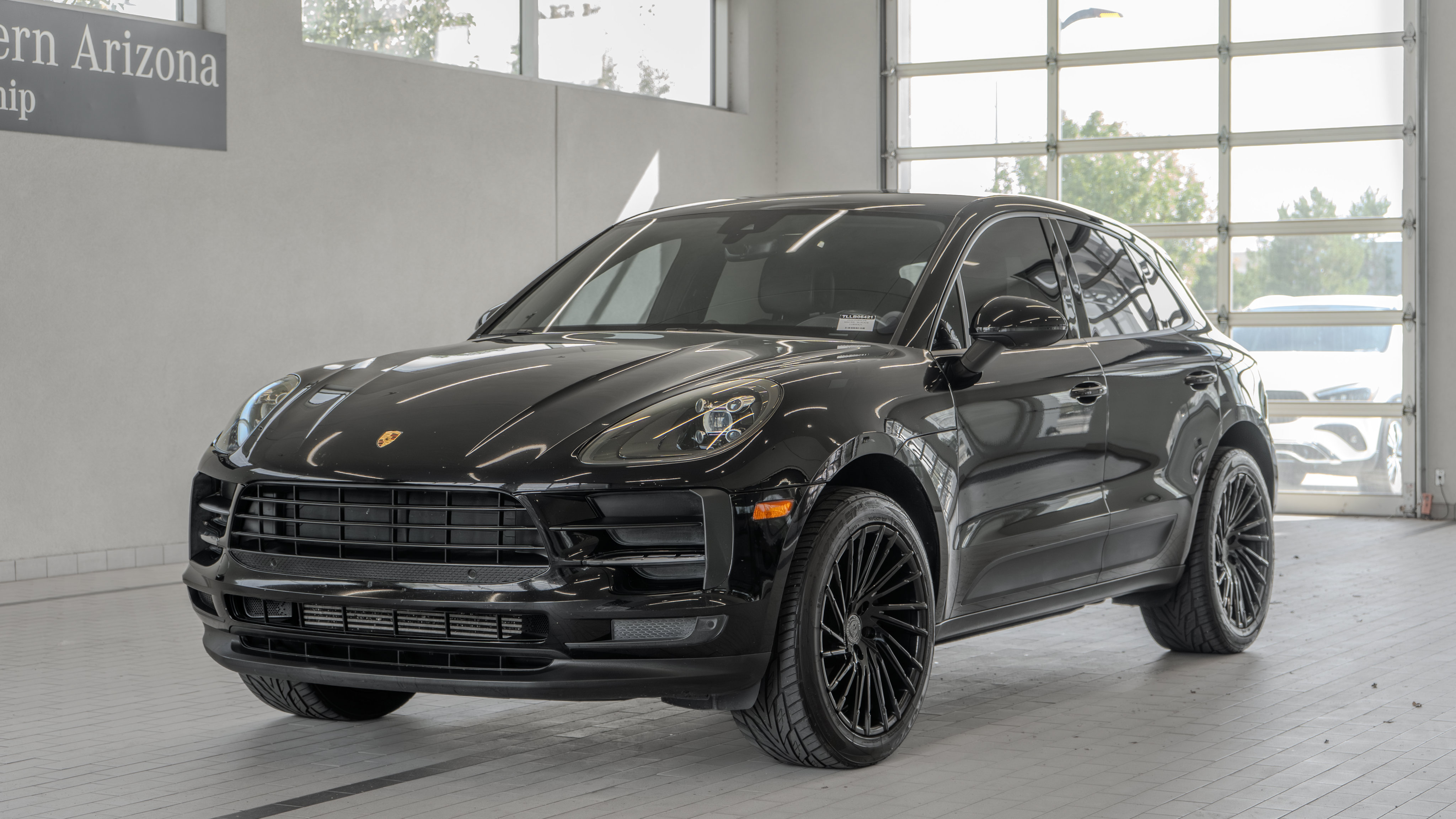 Used 2020 Porsche Macan AWD/4WD image 24