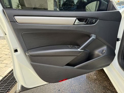 Used 2022 Volkswagen Passat 2.0T SE image 19