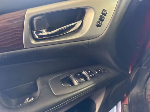 Used 2018 Nissan Pathfinder Platinum image 20