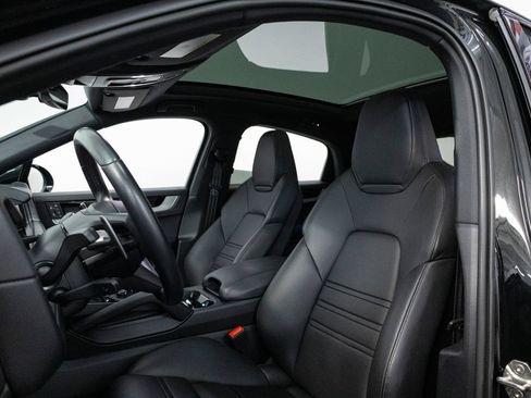 Certified 2025 Porsche Cayenne S AWD/4WD image 5