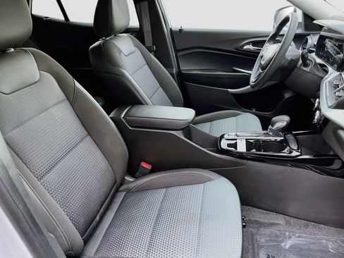 Used 2026 Chevrolet Trax LT FWD image 26