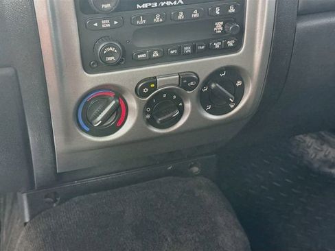 Used 2011 Chevrolet Colorado LT AWD/4WD image 16
