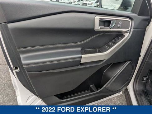 Certified 2022 Ford Explorer XLT RWD image 10