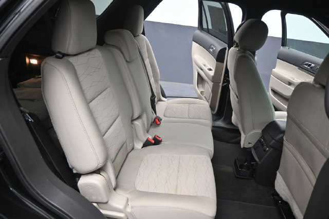 Used 2015 Ford Explorer FWD image 10