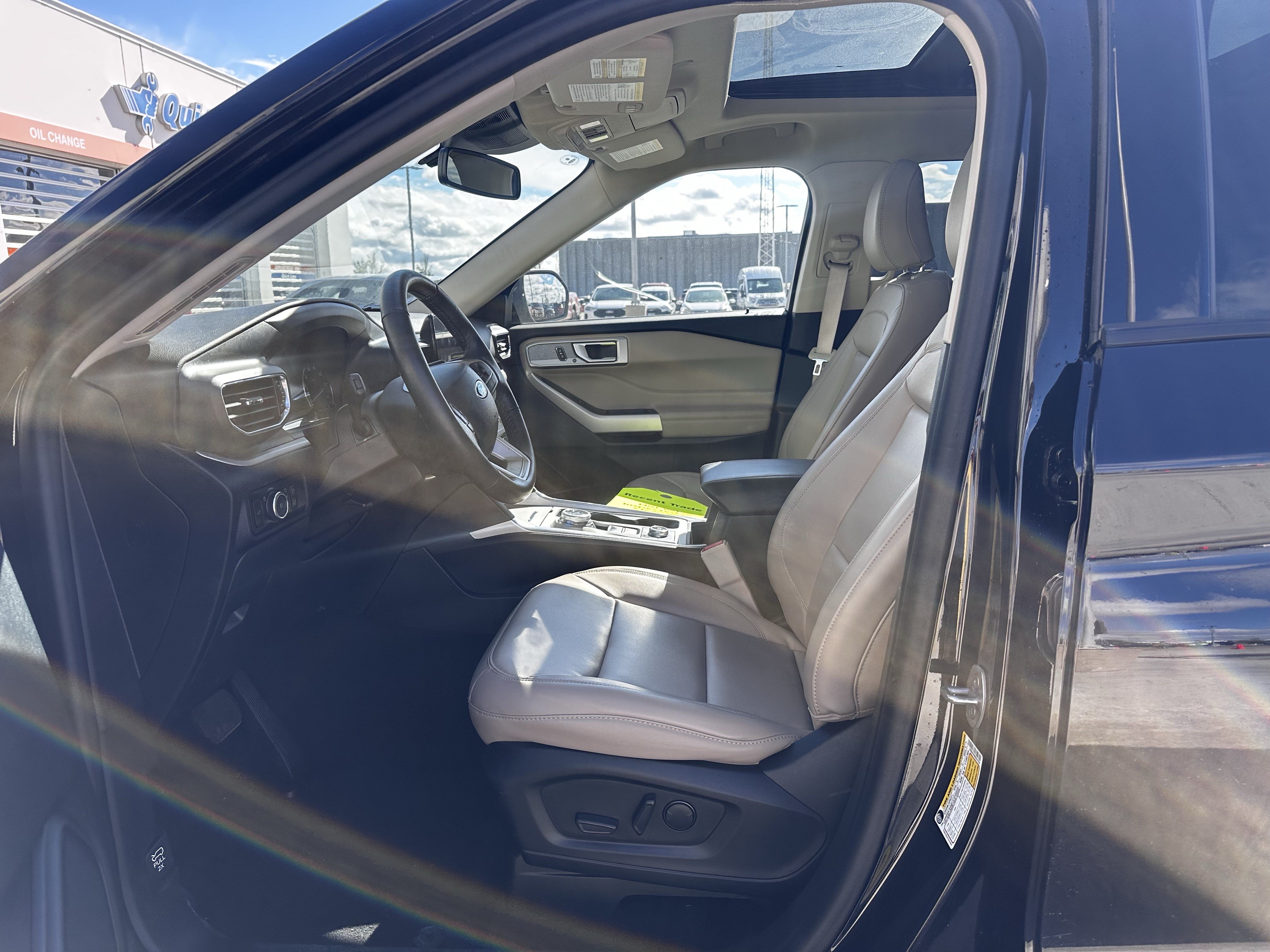 Used 2024 Ford Explorer XLT w/ Equipment Group 202A AWD/4WD image 8