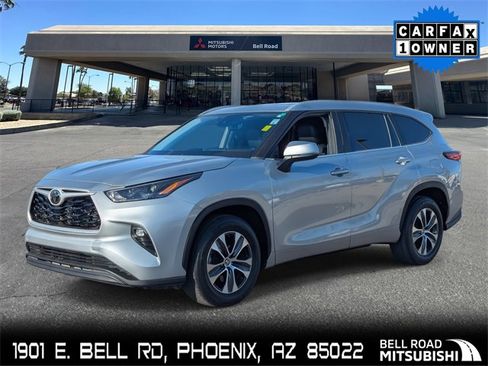 Used 2023 Toyota Highlander XLE image 1