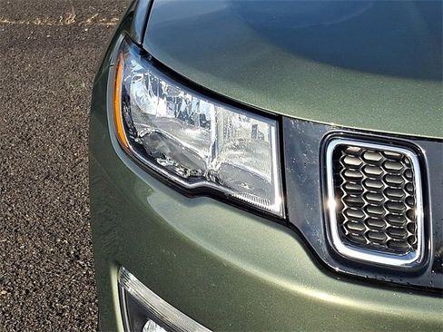 Used 2019 Jeep Compass Latitude w/ Cold Weather Group image 9