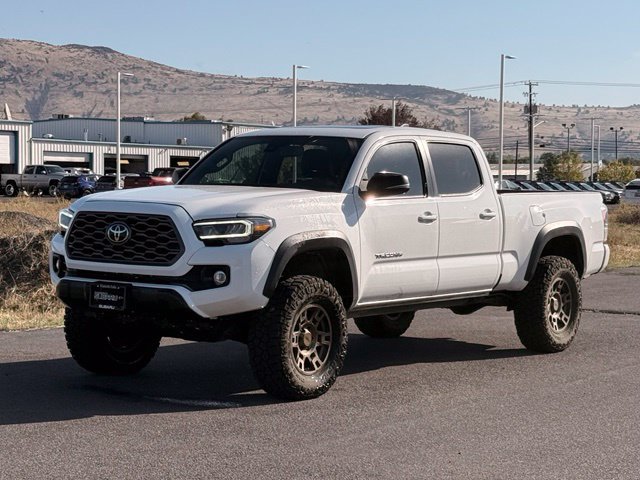 Used 2020 Toyota Tacoma TRD Off-Road w/ TRD Premium Off Road Package AWD/4WD image 8