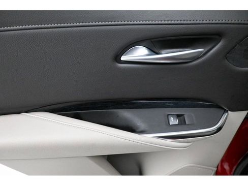 Used 2023 Cadillac XT4 Premium Luxury image 25