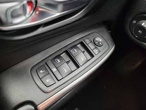 Used 2021 Jeep Cherokee Latitude Lux FWD image 27