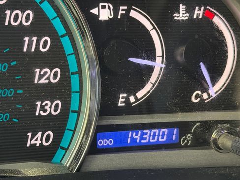 Used 2011 Toyota Venza AWD w/ Convenience Pkg image 10