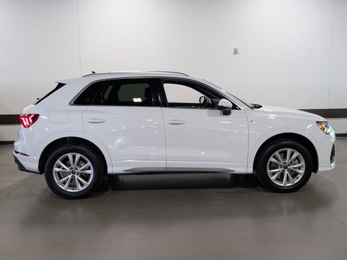 Used 2025 Audi Q3 2.0T Premium AWD/4WD image 2