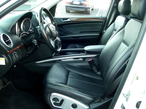 Used 2010 Mercedes-Benz GL 450 4MATIC 4dr GL 450 image 22