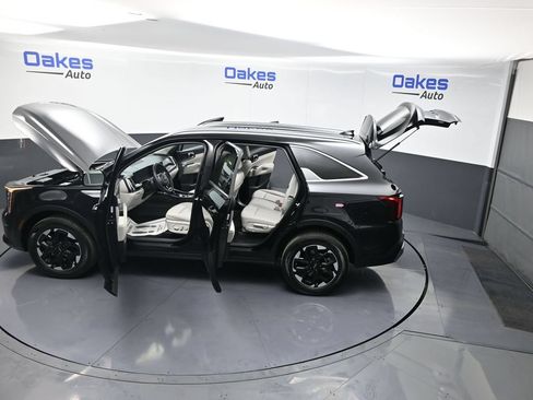 Certified 2025 Kia Sorento S AWD/4WD image 47