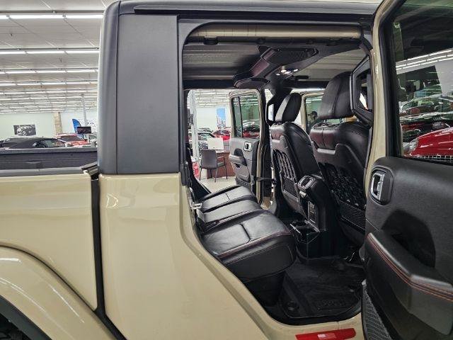Used 2022 Jeep Gladiator Rubicon w/ Cold Weather Group AWD/4WD image 36