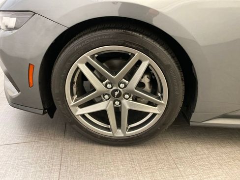 Used 2025 Ford Mustang Coupe RWD image 10