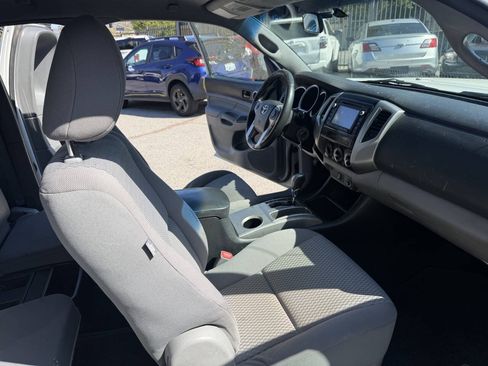 Used 2014 Toyota Tacoma PreRunner w/ SR5 Package RWD image 9