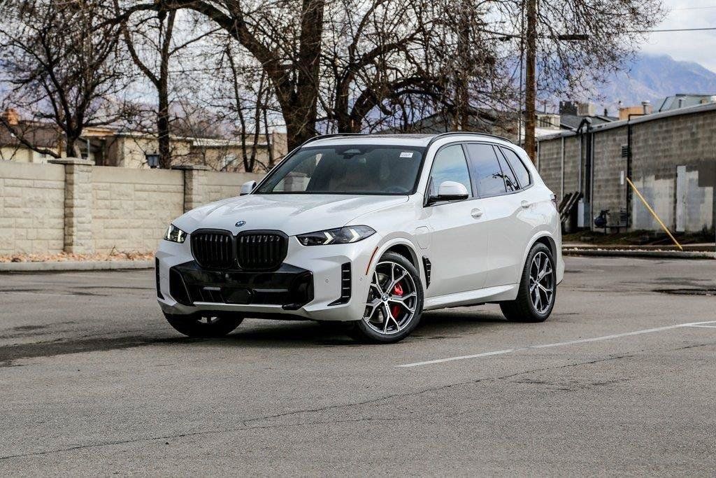 Used 2026 BMW X5 xDrive50e w/ M Sport Package AWD/4WD image 1