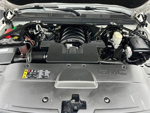 Used 2019 GMC Yukon XL SLT image 11